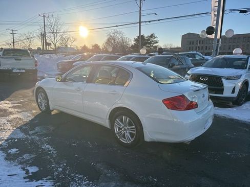 Used 2011 INFINITI G37 x w/ Premium Pkg image 7
