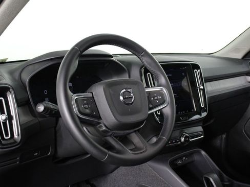 Certified 2025 Volvo XC40 B5 Core image 14