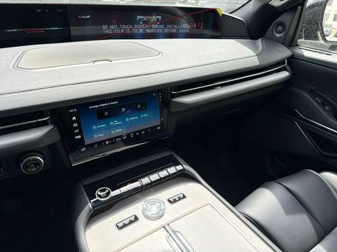 New 2026 Lincoln Navigator Reserve w/ Jet Appearance Package AWD/4WD image 27