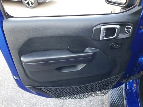 Used 2018 Jeep Wrangler Unlimited Sport S image 11