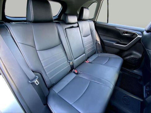 Used 2021 Toyota RAV4 XLE Premium FWD image 20