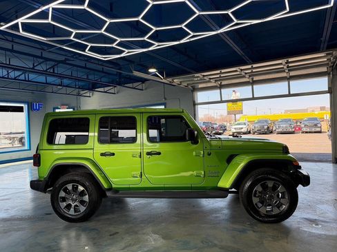 Used 2019 Jeep Wrangler Unlimited Sahara image 12