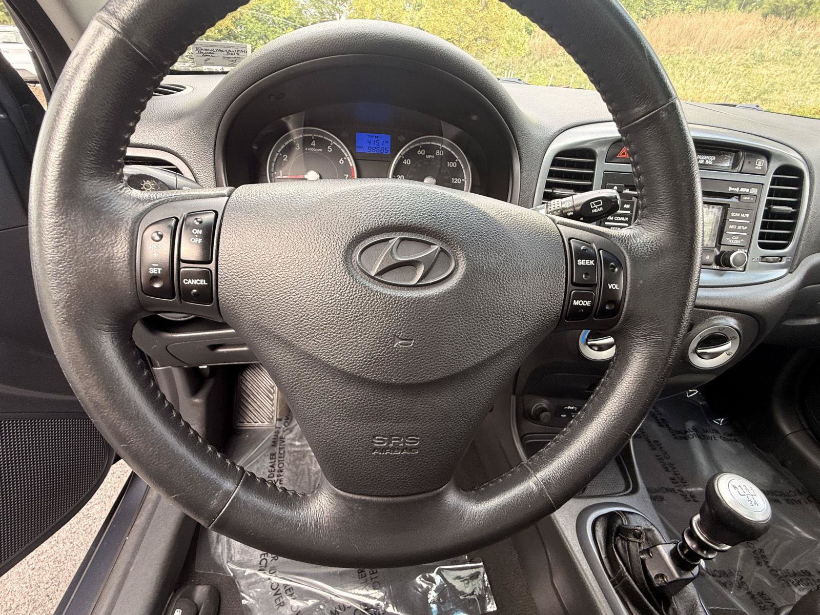 Used 2010 Hyundai Accent SE FWD image 21