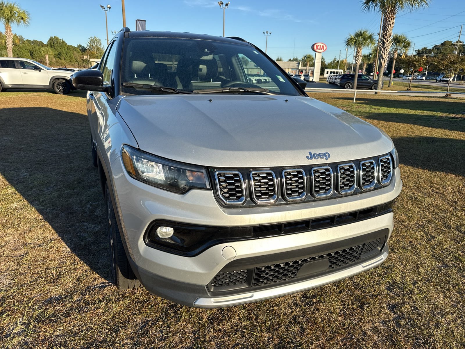 Used 2025 Jeep Compass Limited AWD/4WD image 2