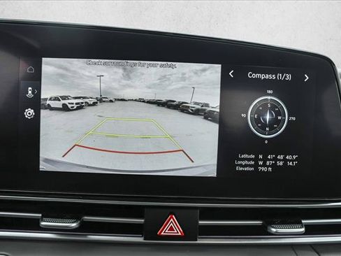 Used 2024 Hyundai Elantra SEL FWD image 17
