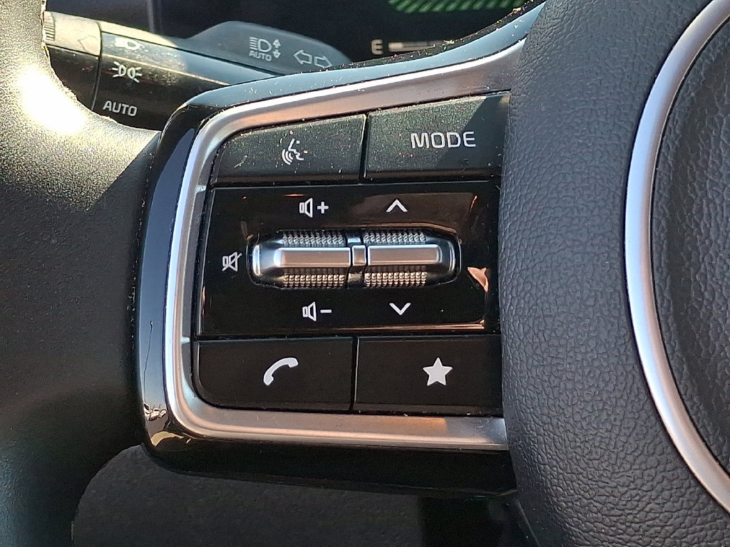 Used 2024 Kia Sorento S AWD/4WD image 16