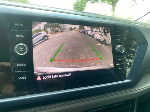 Used 2024 Volkswagen Taos SE FWD image 20