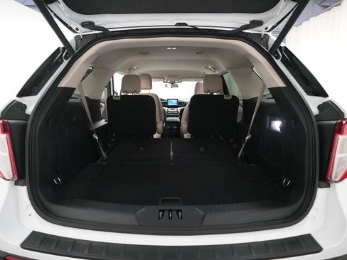 Used 2022 Ford Explorer XLT AWD/4WD image 10
