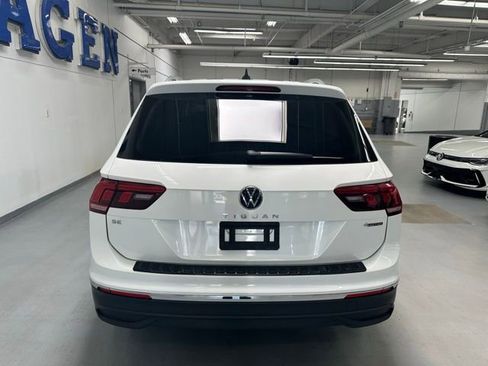 Used 2023 Volkswagen Tiguan SE AWD/4WD image 12