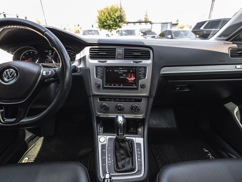 Used 2016 Volkswagen Golf SE w/ Lighting Package FWD image 23