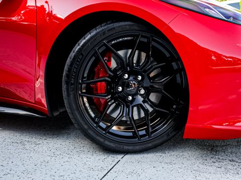 Used 2025 Chevrolet Corvette Z06 RWD image 13