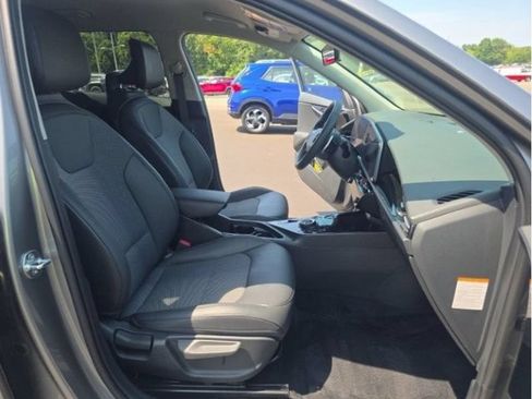Used 2024 Kia Niro Wind w/ Wind Preserve Package FWD image 10