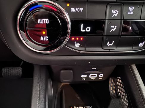 Certified 2023 Chevrolet TrailBlazer RS w/ Sun and Liftgate Package AWD/4WD image 23