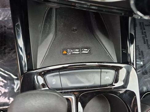 Used 2024 Chevrolet Trax RS w/ Sunroof Package image 23