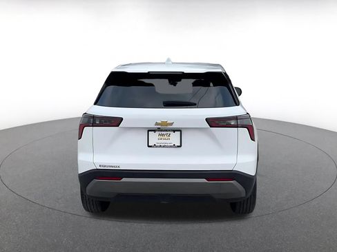 Used 2025 Chevrolet Equinox LT FWD image 12