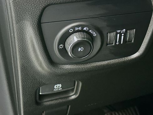 Used 2022 Jeep Grand Cherokee L Limited image 17