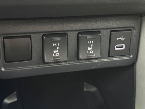 Certified 2024 Toyota Corolla Cross XLE image 24