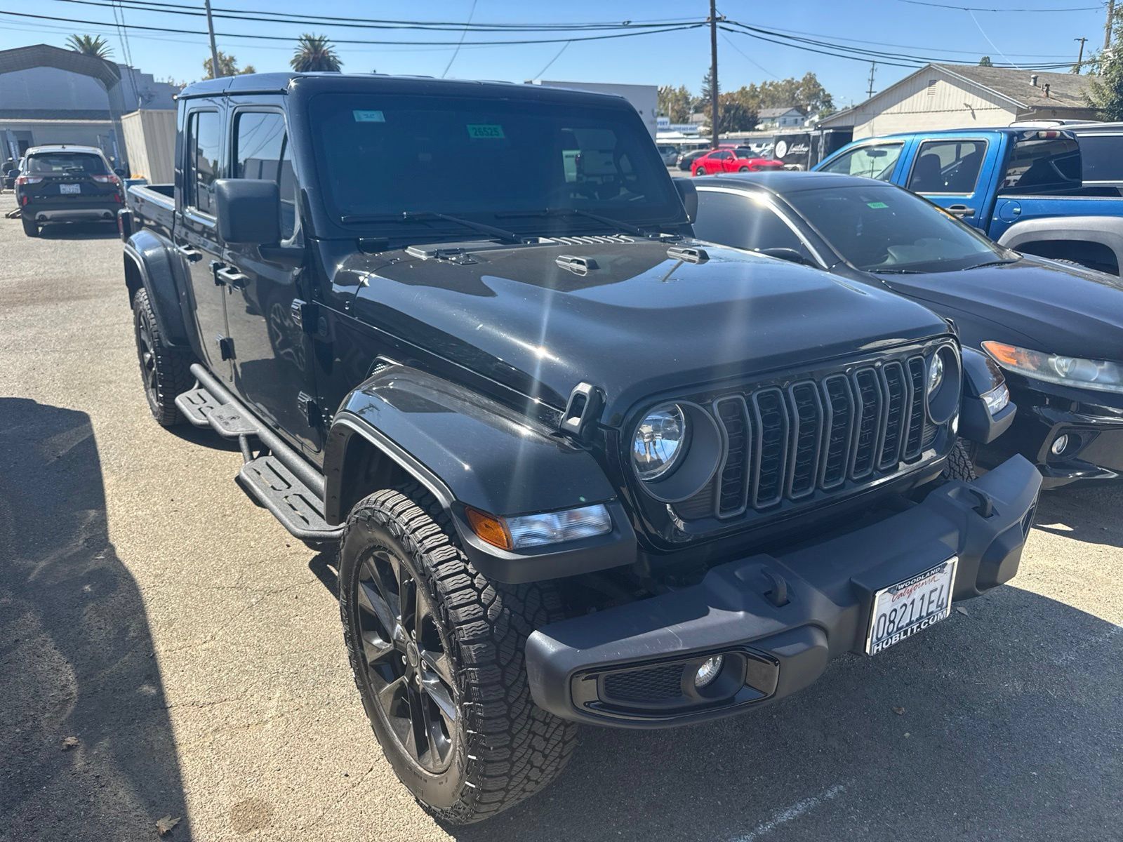Certified 2025 Jeep Gladiator Sport AWD/4WD image 4