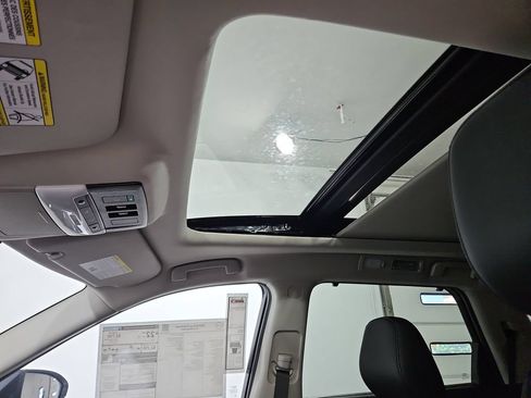 New 2026 Nissan Pathfinder Platinum AWD/4WD image 18