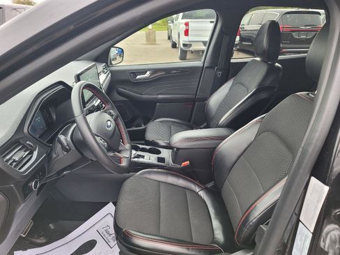 Used 2023 Ford Escape ST-Line w/ Tech Pack #1 AWD/4WD image 18