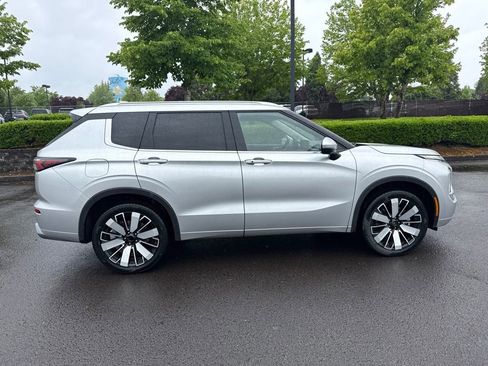 Used 2025 Mitsubishi Outlander SEL FWD image 8