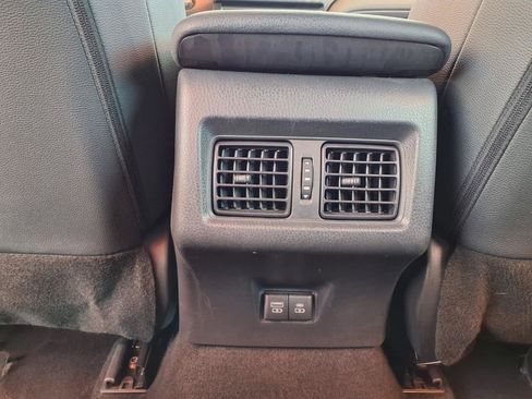 Used 2025 Toyota Camry SE FWD image 12