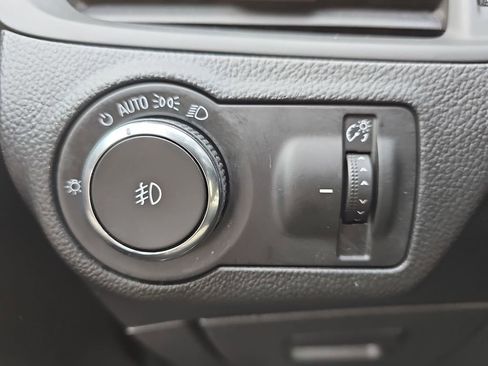 Used 2017 Buick Envision Essence image 32