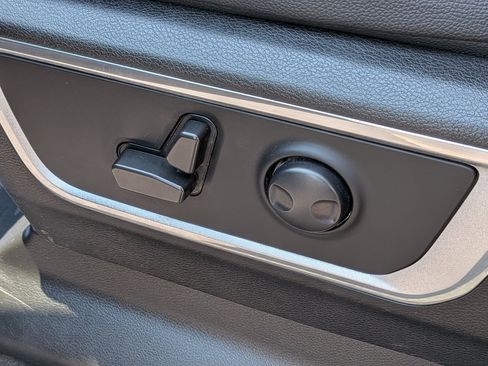 Used 2022 RAM 1500 Laramie AWD/4WD image 21