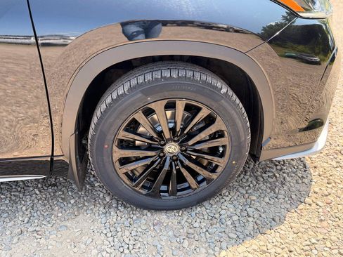 Used 2023 Toyota Highlander XSE AWD/4WD image 27