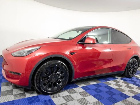 Used 2023 Tesla Model Y Long Range AWD/4WD image 1