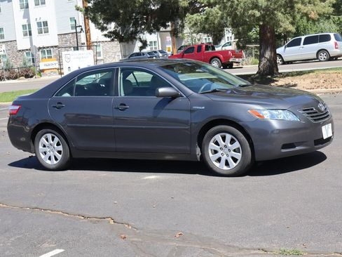 Used 2009 Toyota Camry Hybrid FWD image 2