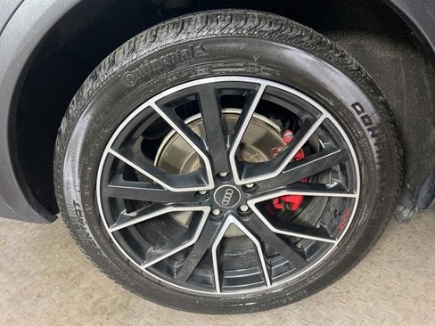 Used 2023 Audi SQ5 Prestige w/ Prestige Package image 9