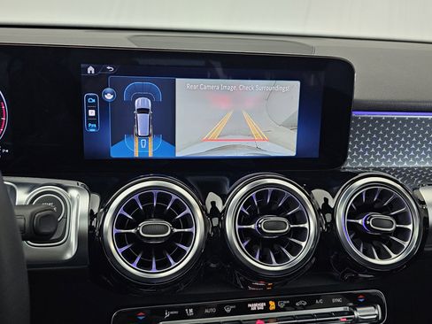 Certified 2025 Mercedes-Benz GLB 250 4MATIC image 47