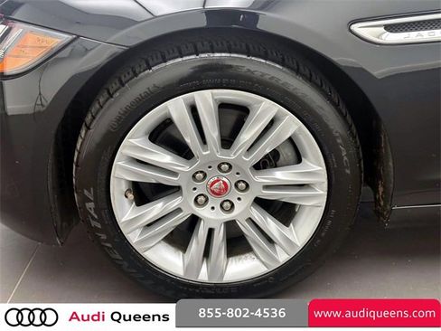 Used 2017 Jaguar XF Premium image 8