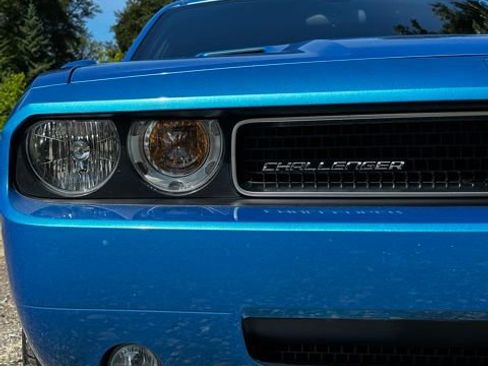 Used 2010 Dodge Challenger R/T RWD image 31
