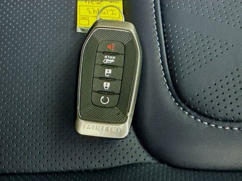 New 2026 INFINITI QX80 4WD w/ Sport Exterior Package image 40