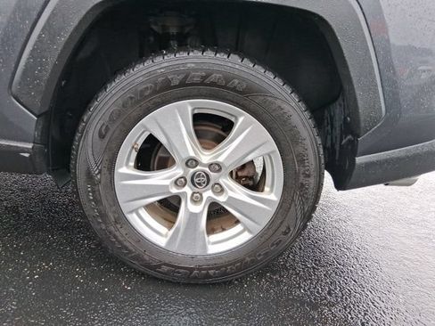 Used 2019 Toyota RAV4 LE w/ Carpet Mat Package AWD/4WD image 9