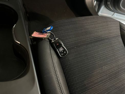 Used 2025 Buick Envista Preferred image 21