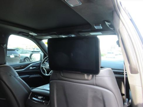 Used 2021 Cadillac Escalade Sport Platinum w/ LPO, ONYX Package image 34