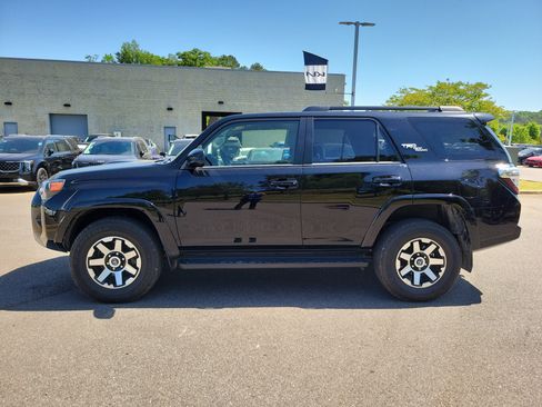 Used 2024 Toyota 4Runner TRD Off-Road image 23