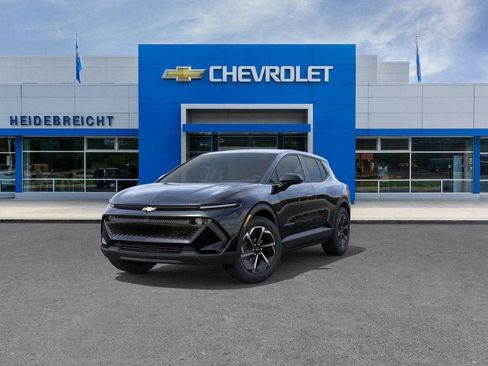 New 2026 Chevrolet Equinox EV LT image 8