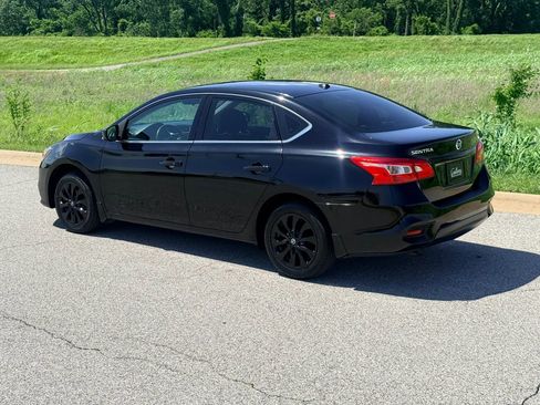 Used 2019 Nissan Sentra SV FWD image 14