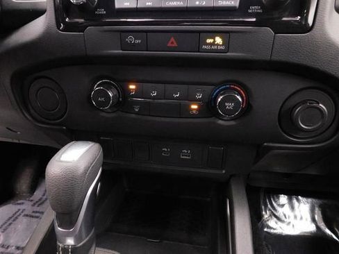 Used 2024 Nissan Frontier SV image 33