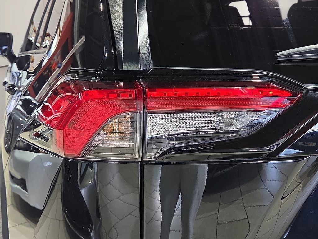 Certified 2025 Toyota RAV4 XLE Premium FWD image 10