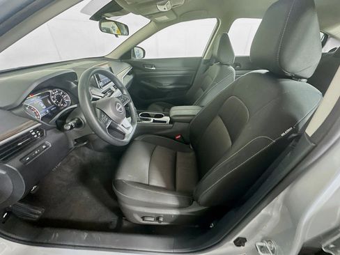 Used 2024 Nissan Altima 2.5 SV image 13