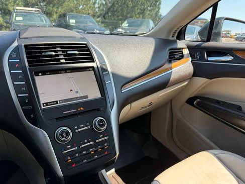 Used 2017 Lincoln MKC Select w/ Select Plus Package image 31