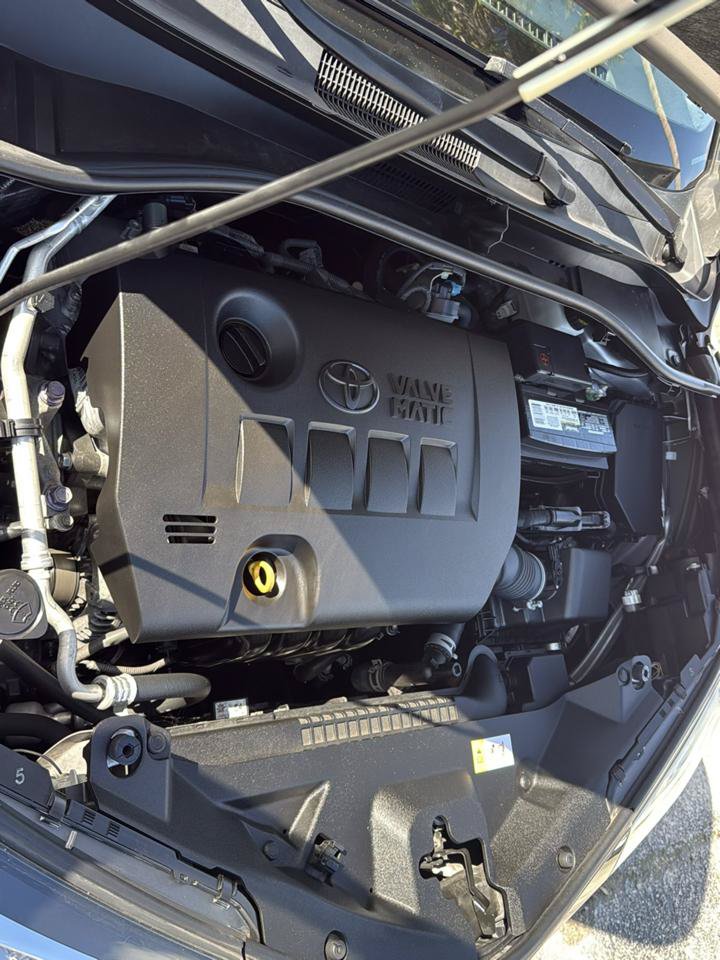 Used 2019 Toyota C-HR XLE FWD image 44