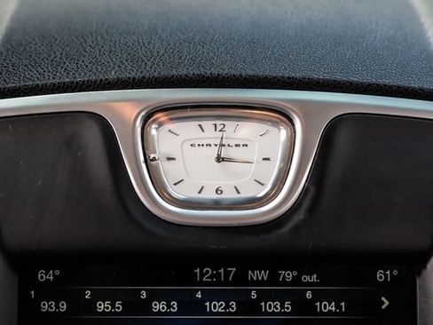 Used 2015 Chrysler 300 C RWD image 39