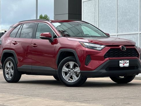 Used 2025 Toyota RAV4 XLE image 2