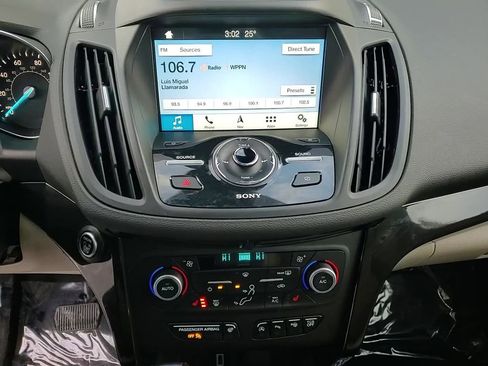 Used 2019 Ford Escape Titanium image 19